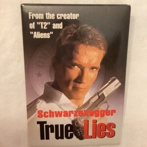 Vintage 1994 TRUE LIES Schwarzenegger Promo Pin Button Badge Pinback